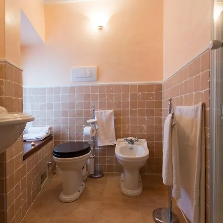 San Siro Sleeps 6 *