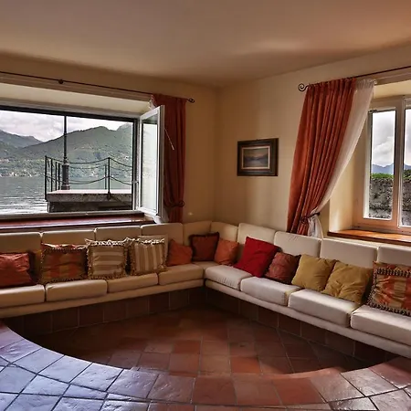 Villa San Siro Sleeps 6 San Siro (Lombardy)