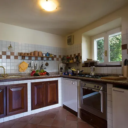 Villa San Siro Sleeps 6 San Siro (Lombardy)